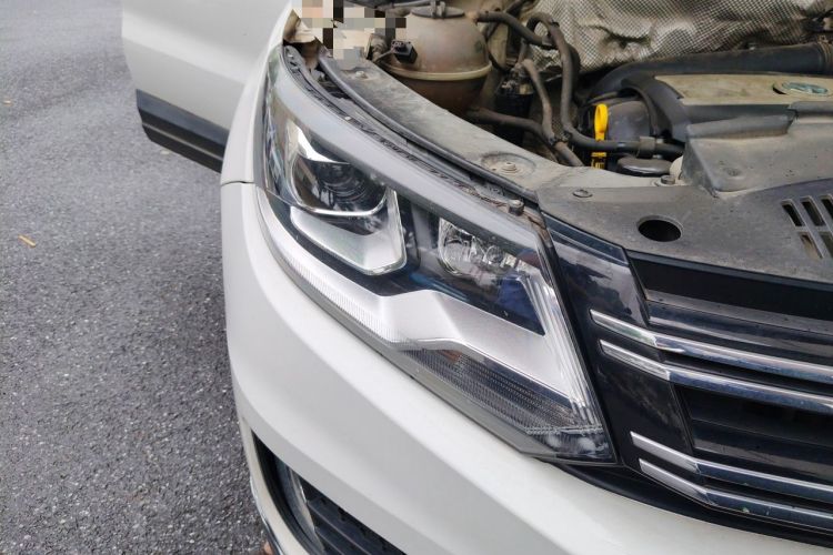 Used Volkswagen Tiguan 2015 1.8TSI Automatic Two-Wheel Drive Comfort Edition Right Front Headlight