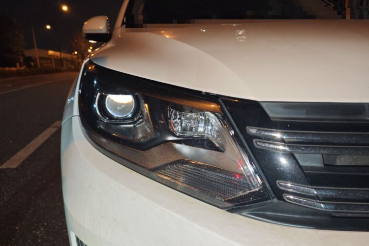 Used Volkswagen Tiguan 2015 1.8TSI Automatic Two-Wheel Drive Luxury Model Right Front Headlight