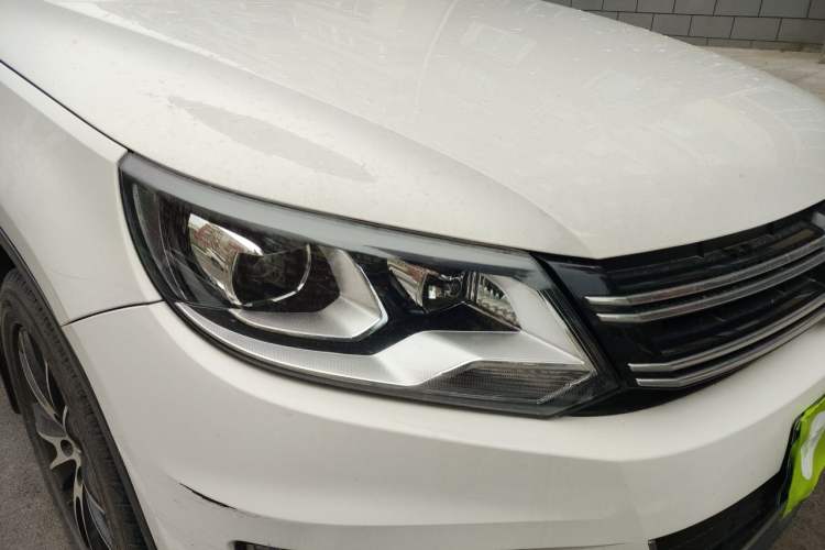 Used Volkswagen Tiguan 2015 1.8TSI Automatic Two-Wheel Drive Luxury Model Right Front Headlight