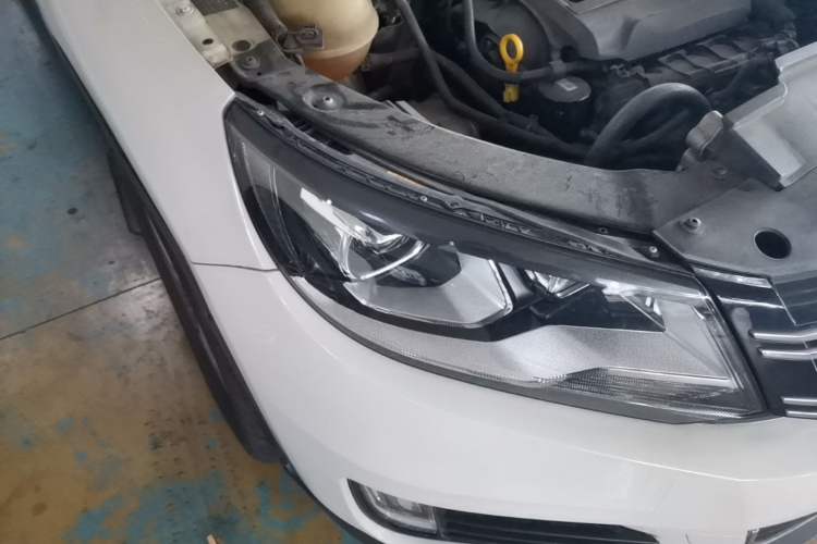 Used Volkswagen Tiguan 2015 1.8TSI Automatic Two-Wheel Drive Comfort Edition Right Front Headlight