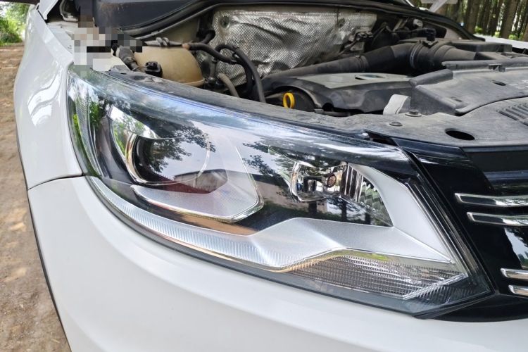 Used Volkswagen Tiguan 2015 1.8TSI Automatic Two-Wheel Drive Comfort Edition Right Front Headlight