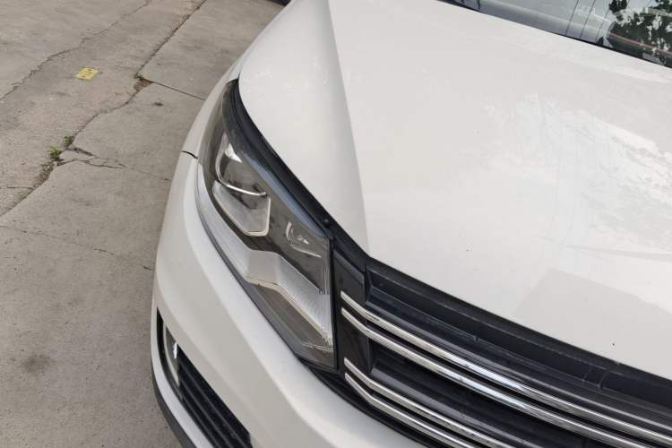 Used Volkswagen Tiguan 2015 1.8TSI Automatic Two-Wheel Drive Trend Edition Right Front Headlight