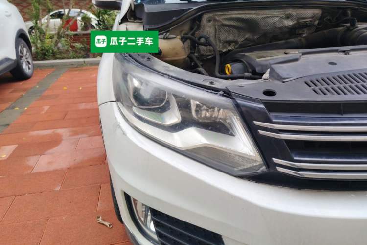 Used Volkswagen Tiguan 2015 1.8TSI Automatic Two-Wheel Drive Trend Edition Right Front Headlight