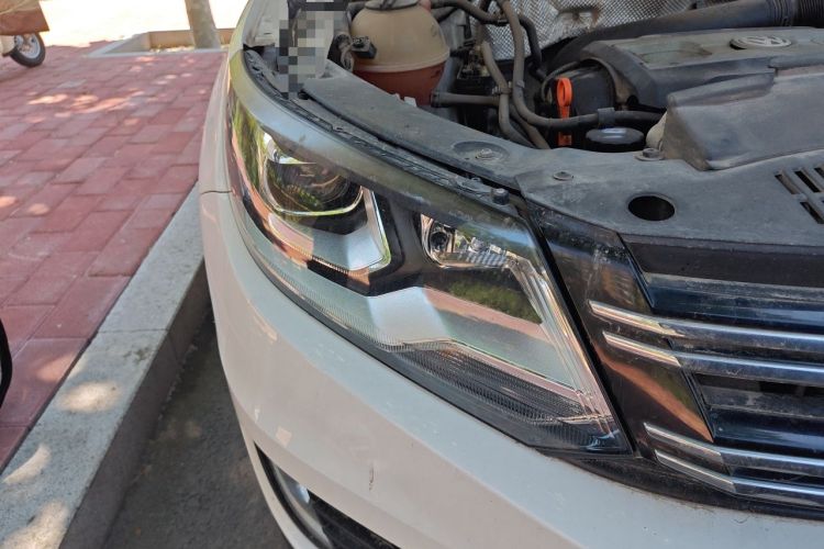Used Volkswagen Tiguan 2015 1.8TSI Automatic Two-Wheel Drive Trend Edition Right Front Headlight