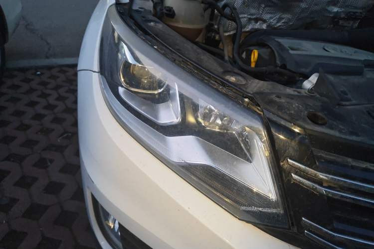 Used Volkswagen Tiguan 2015 1.8TSI Automatic Two-Wheel Drive Comfort Edition Right Front Headlight