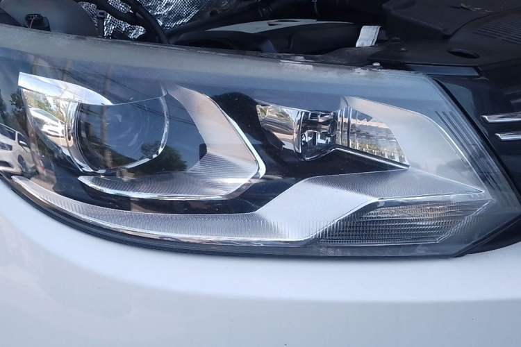Used Volkswagen Tiguan 2015 1.8TSI Automatic Two-Wheel Drive Trend Edition Right Front Headlight