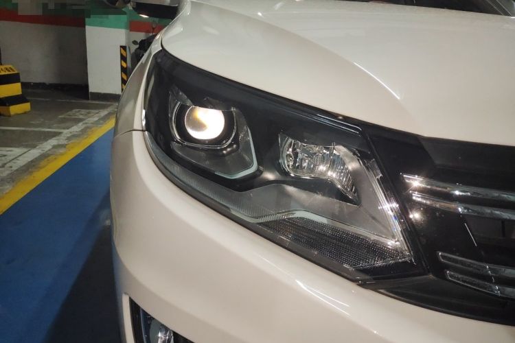 Used Volkswagen Tiguan 2015 1.8TSI Automatic Two-Wheel Drive Comfort Edition Right Front Headlight