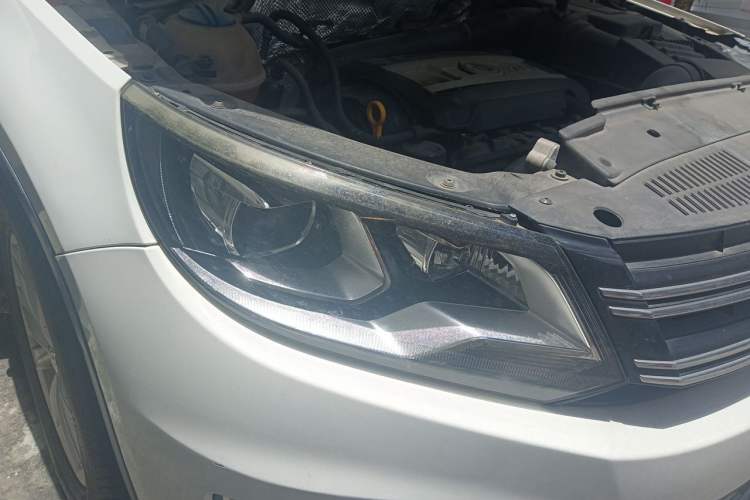 Used Volkswagen Tiguan 2015 1.8TSI Automatic Two-Wheel Drive Comfort Edition Right Front Headlight