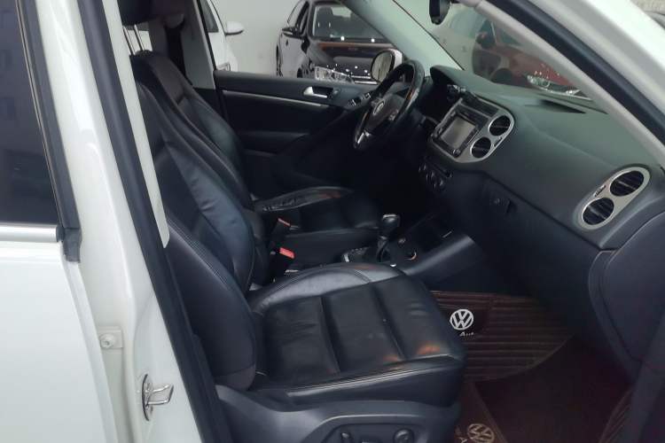 Used Volkswagen Tiguan 2015 1.8TSI Automatic Two-Wheel Drive Luxury Model Right Front Seat