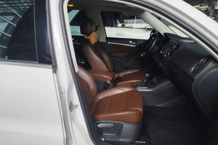 Used Volkswagen Tiguan 2015 2.0 TSI Comfort Edition Right Front Seat