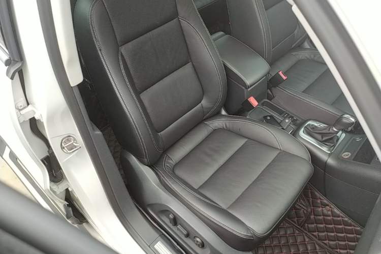 Used Volkswagen Tiguan 2015 1.8TSI Automatic Two-Wheel Drive Luxury Model Right Front Seat