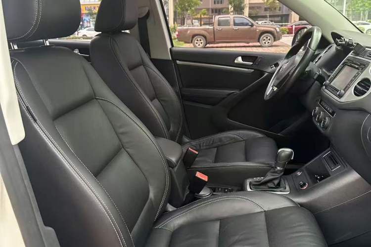 Used Volkswagen Tiguan 2015 1.8TSI Automatic Two-Wheel Drive Luxury Model Right Front Seat