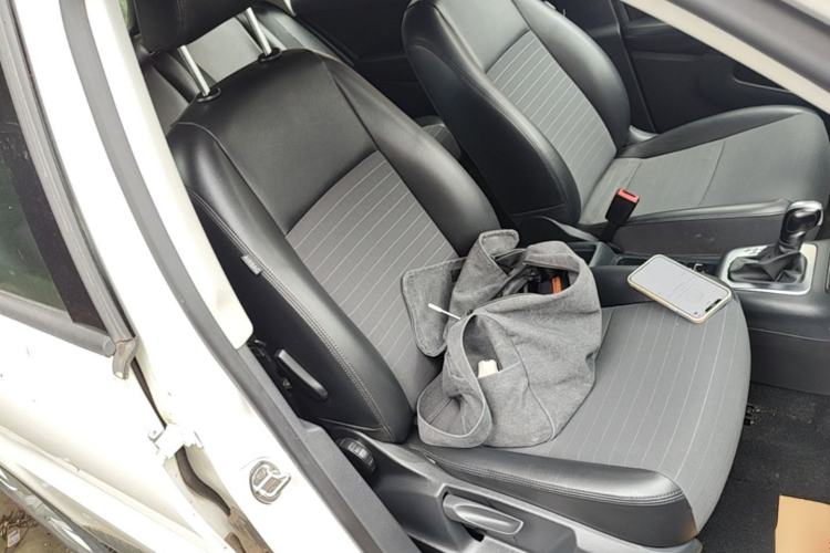 Used Volkswagen Tiguan 2015 1.8TSI Automatic Two-Wheel Drive Trend Edition Right Front Seat