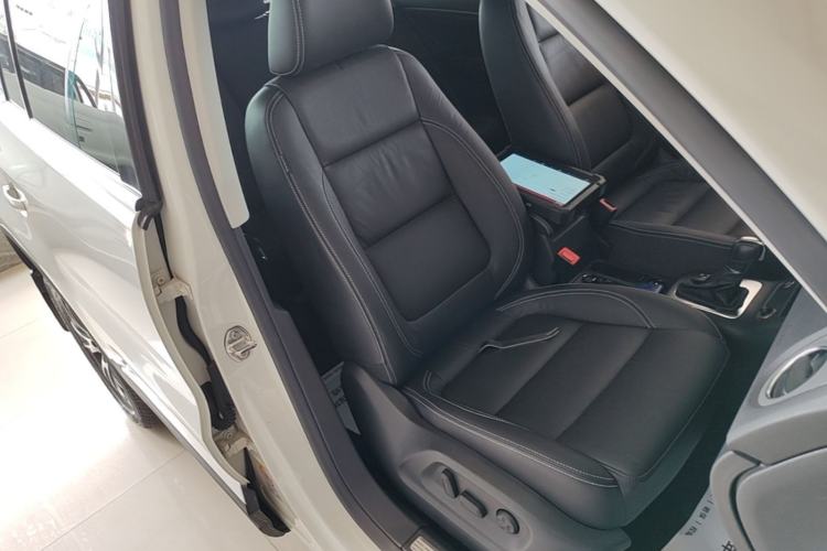 Used Volkswagen Tiguan 2015 1.8TSI Automatic Two-Wheel Drive Luxury Model Right Front Seat