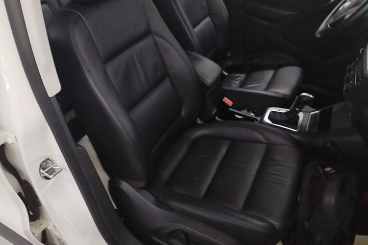 Used Volkswagen Tiguan 2015 1.8TSI Automatic Two-Wheel Drive Comfort Edition Right Front Seat