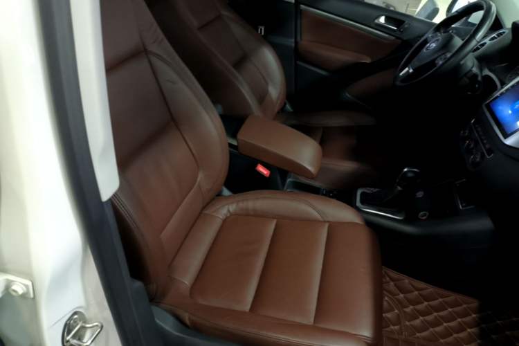 Used Volkswagen Tiguan 2015 1.8TSI Automatic Two-Wheel Drive Luxury Model Right Front Seat