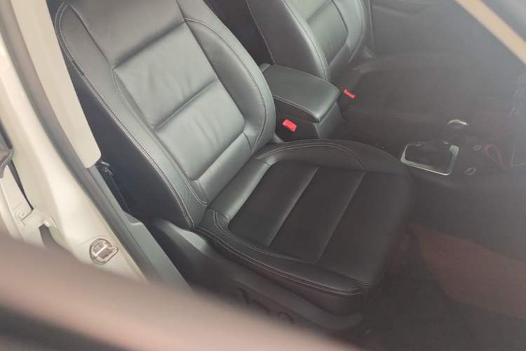 Used Volkswagen Tiguan 2015 1.8TSI Automatic Two-Wheel Drive Luxury Model Right Front Seat