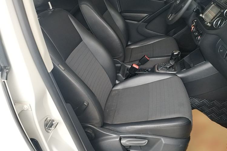Used Volkswagen Tiguan 2015 1.8TSI Automatic Two-Wheel Drive Trend Edition Right Front Seat