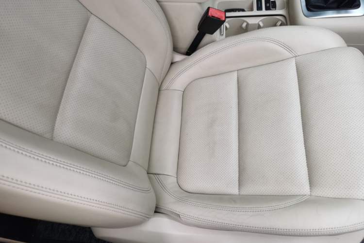 Used Volkswagen Tiguan 2015 1.8TSI Automatic Two-Wheel Drive Luxury Model Right Front Seat