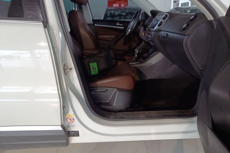 Used Volkswagen Tiguan 2015 2.0 TSI Comfort Edition Right Front Seat