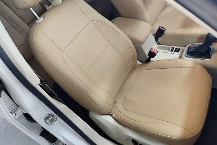 Used Volkswagen Tiguan 2015 1.8TSI Automatic All-Wheel-Drive Luxury Model Right Front Seat