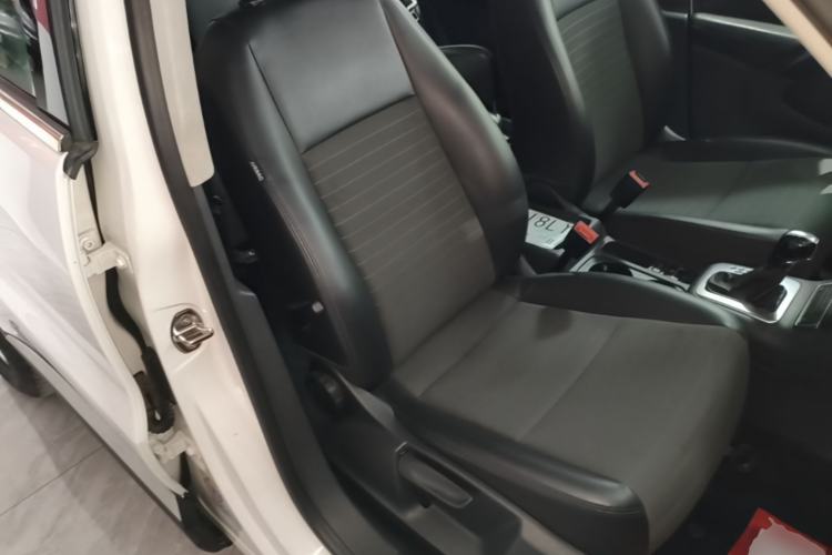 Used Volkswagen Tiguan 2015 1.8TSI Automatic Two-Wheel Drive Trend Edition Right Front Seat