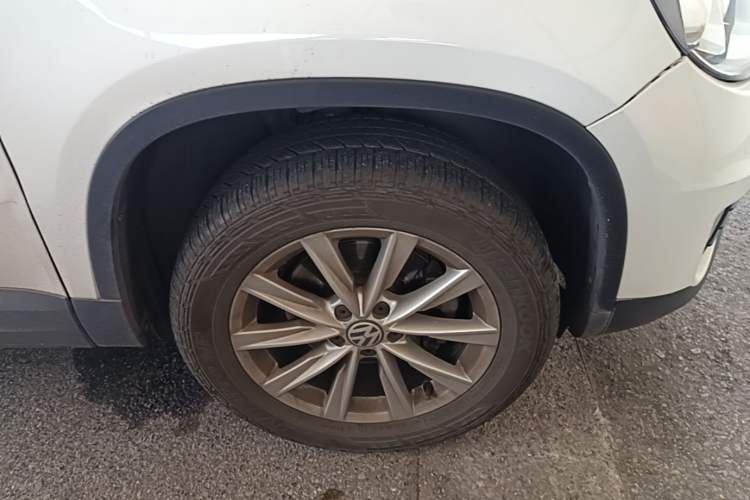 Used Volkswagen Tiguan 2015 1.8TSI Automatic Two-Wheel Drive Comfort Edition Right Front Wheel Hub