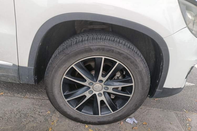 Used Volkswagen Tiguan 2015 1.8TSI Automatic Two-Wheel Drive Luxury Model Right Front Wheel Hub