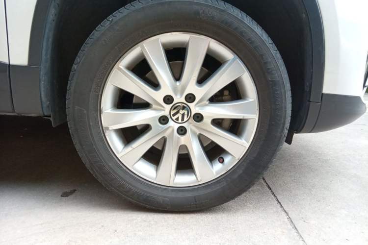 Used Volkswagen Tiguan 2015 1.8TSI Automatic Two-Wheel Drive Luxury Model Right Front Wheel Hub