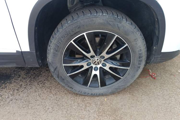 Used Volkswagen Tiguan 2015 1.8TSI Automatic Two-Wheel Drive Luxury Model Right Front Wheel Hub