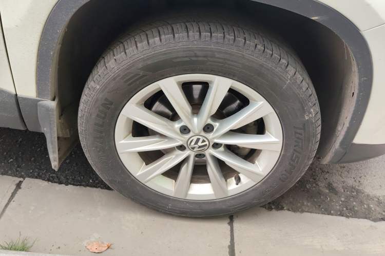 Used Volkswagen Tiguan 2015 1.8TSI Automatic Two-Wheel Drive Comfort Edition Right Front Wheel Hub