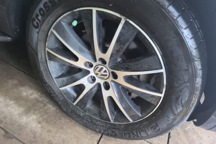 Used Volkswagen Tiguan 2015 1.8TSI Automatic Two-Wheel Drive Luxury Model Right Front Wheel Hub