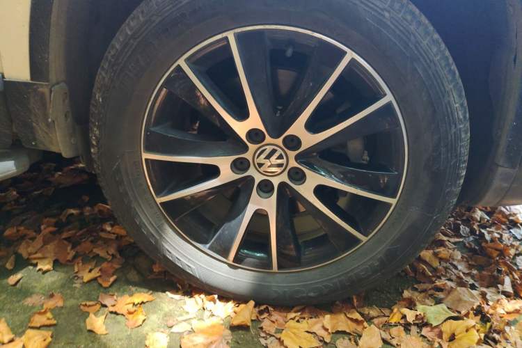 Used Volkswagen Tiguan 2015 1.8TSI Automatic Two-Wheel Drive Luxury Model Right Front Wheel Hub