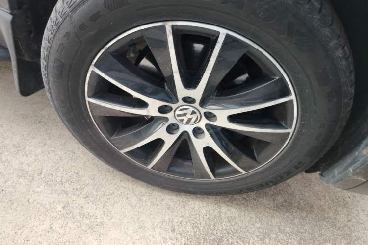 Used Volkswagen Tiguan 2015 1.8TSI Automatic Two-Wheel Drive Luxury Model Right Front Wheel Hub
