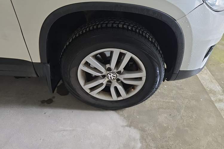Used Volkswagen Tiguan 2015 1.8TSI Automatic Two-Wheel Drive Trend Edition Right Front Wheel Hub