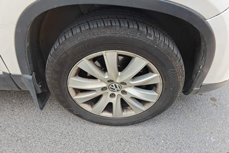 Used Volkswagen Tiguan 2015 1.8TSI Automatic All-Wheel-Drive Luxury Model Right Front Wheel Hub