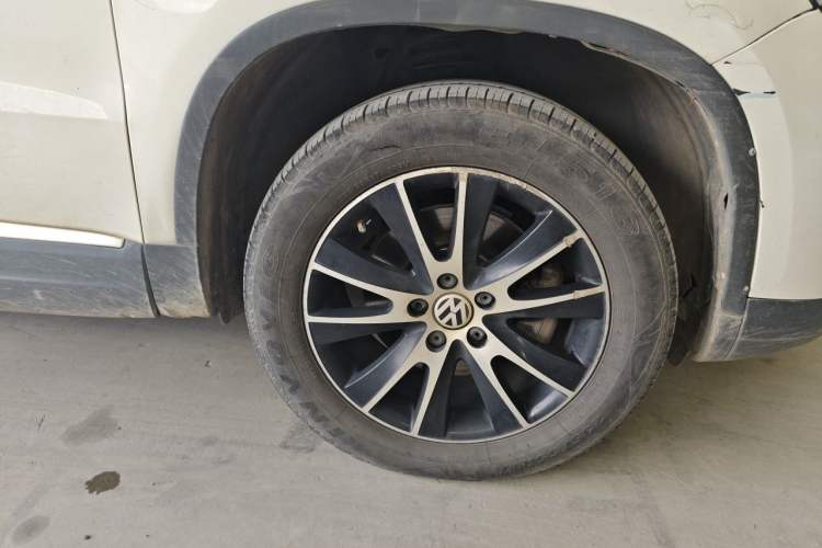 Used Volkswagen Tiguan 2015 1.8TSI Automatic Two-Wheel Drive Luxury Model Right Front Wheel Hub