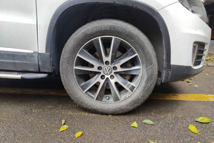 Used Volkswagen Tiguan 2015 1.8TSI Automatic Two-Wheel Drive Luxury Model Right Front Wheel Hub