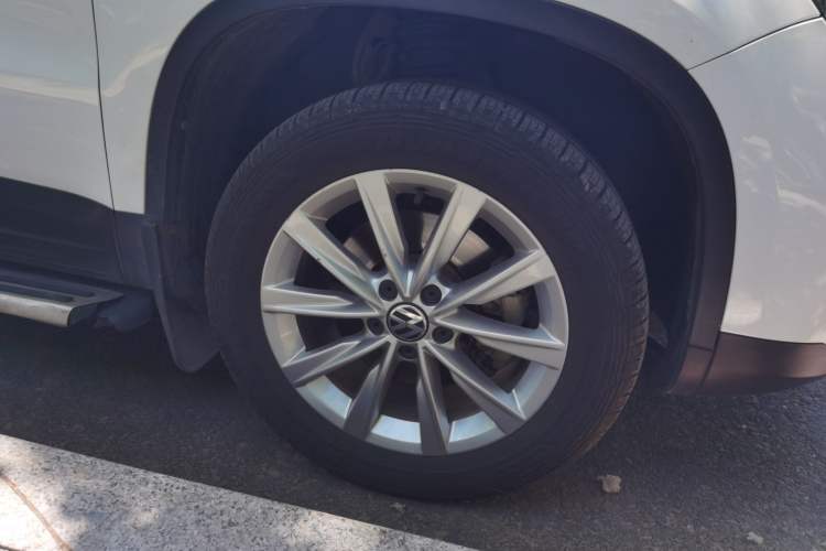 Used Volkswagen Tiguan 2015 1.8TSI Automatic Two-Wheel Drive Comfort Edition Right Front Wheel Hub