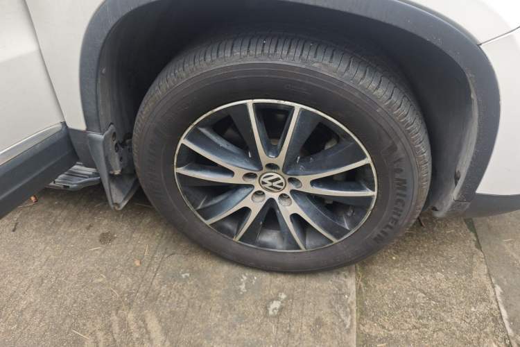 Used Volkswagen Tiguan 2015 1.8TSI Automatic Two-Wheel Drive Luxury Model Right Front Wheel Hub