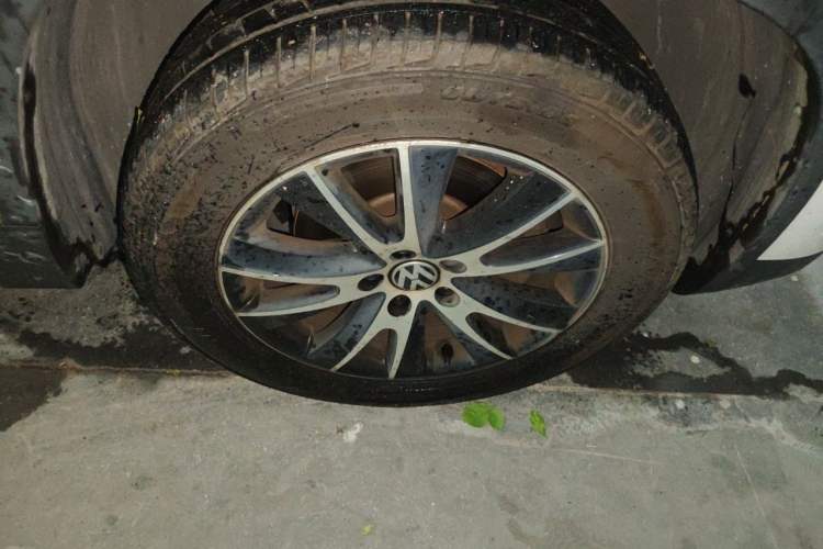 Used Volkswagen Tiguan 2015 1.8TSI Automatic Two-Wheel Drive Luxury Model Right Front Wheel Hub