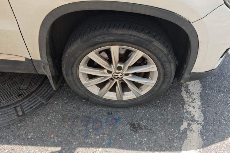 Used Volkswagen Tiguan 2015 1.8TSI Automatic Two-Wheel Drive Comfort Edition Right Front Wheel Hub