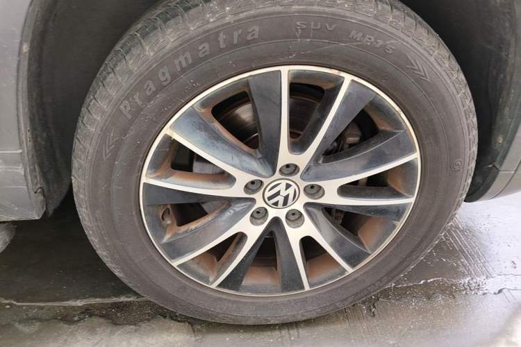Used Volkswagen Tiguan 2015 1.8TSI Automatic Two-Wheel Drive Luxury Model Right Front Wheel Hub