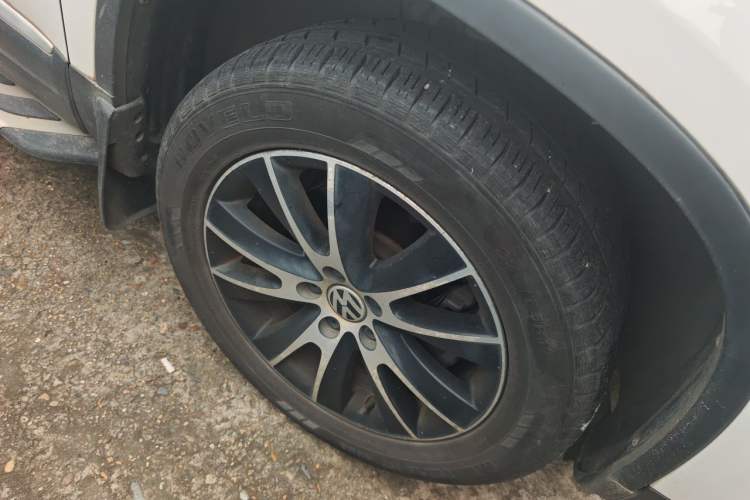 Used Volkswagen Tiguan 2015 1.8TSI Automatic Two-Wheel Drive Luxury Model Right Front Wheel Hub