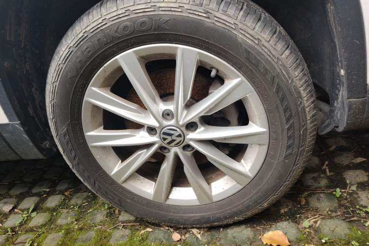 Used Volkswagen Tiguan 2015 1.8TSI Automatic Two-Wheel Drive Comfort Edition Right Front Wheel Hub
