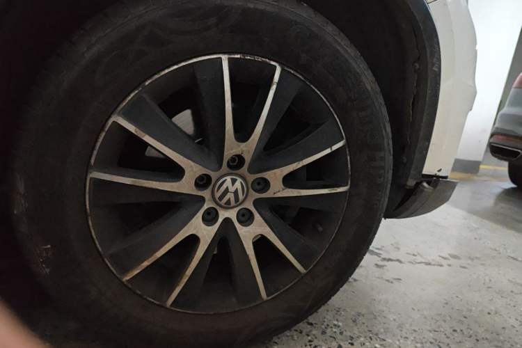 Used Volkswagen Tiguan 2015 1.8TSI Automatic Two-Wheel Drive Luxury Model Right Front Wheel Hub