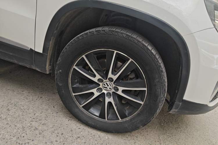 Used Volkswagen Tiguan 2015 1.8TSI Automatic Two-Wheel Drive Luxury Model Right Front Wheel Hub