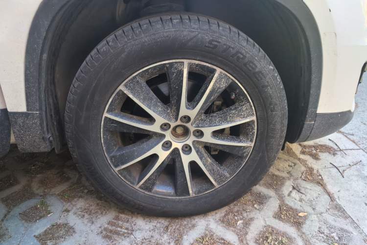 Used Volkswagen Tiguan 2015 1.8TSI Automatic All-Wheel-Drive Luxury Model Right Front Wheel Hub