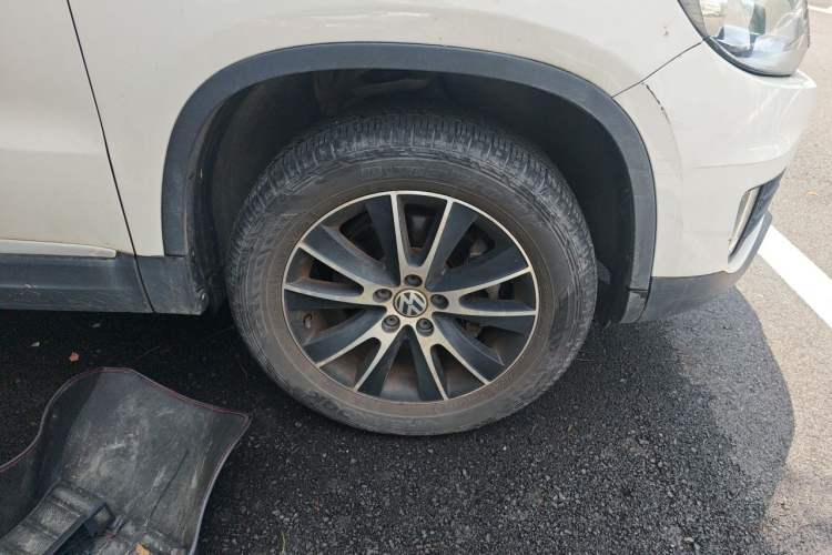 Used Volkswagen Tiguan 2015 1.8TSI Automatic Two-Wheel Drive Luxury Model Right Front Wheel Hub