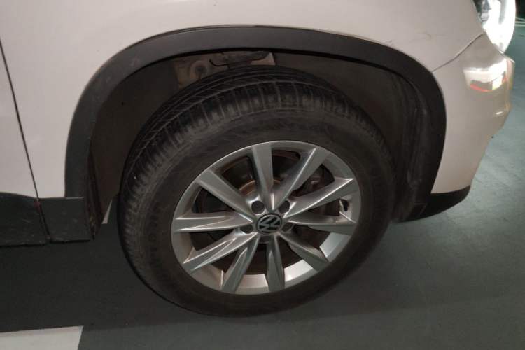 Used Volkswagen Tiguan 2015 1.8TSI Automatic Two-Wheel Drive Comfort Edition Right Front Wheel Hub